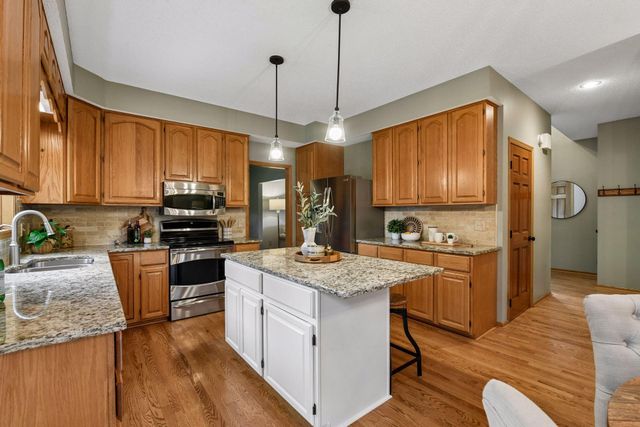 1929 Woodstone Drive, Victoria, MN 55386