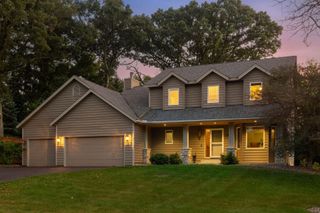 1929 Woodstone Drive, Victoria, MN 55386