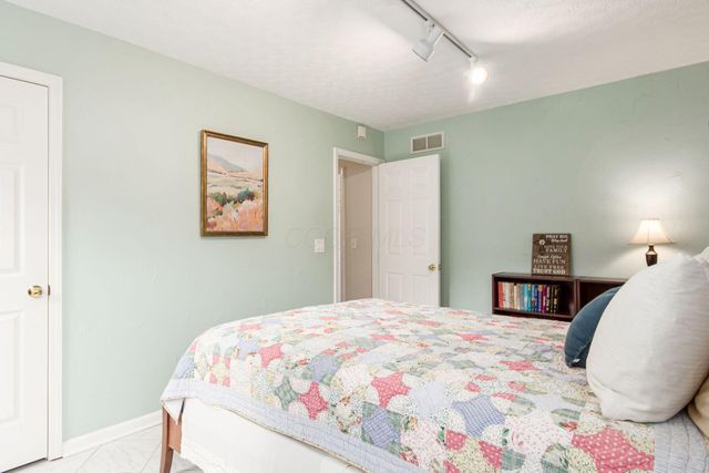 4338 Big Sky Court, Columbus, OH 43230