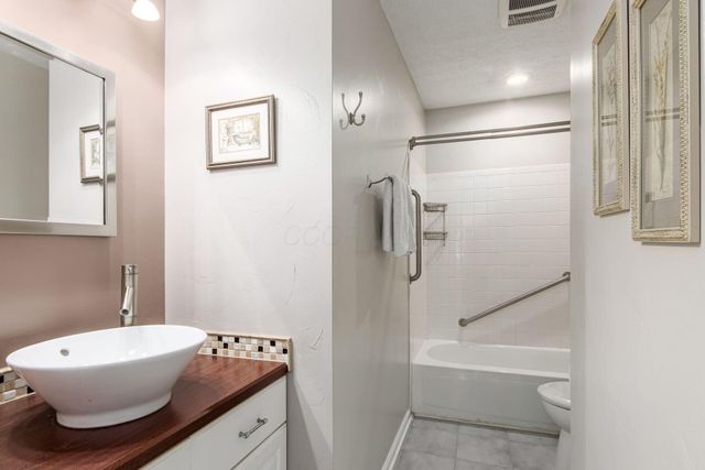 4338 Big Sky Court, Columbus, OH 43230