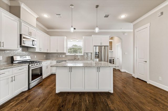 831 Wakefield Drive A, Houston, TX 77018