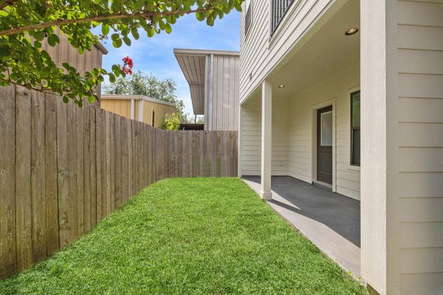 831 Wakefield Drive A, Houston, TX 77018