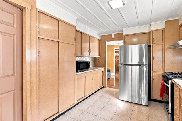 764 Allen St, Springfield, MA 01118