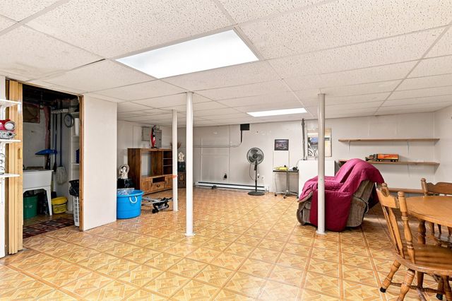 764 Allen St, Springfield, MA 01118