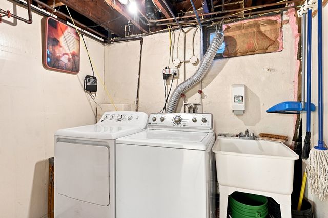 764 Allen St, Springfield, MA 01118