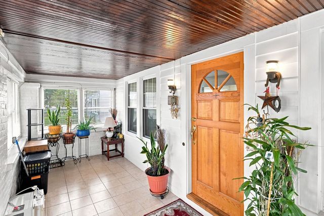 764 Allen St, Springfield, MA 01118