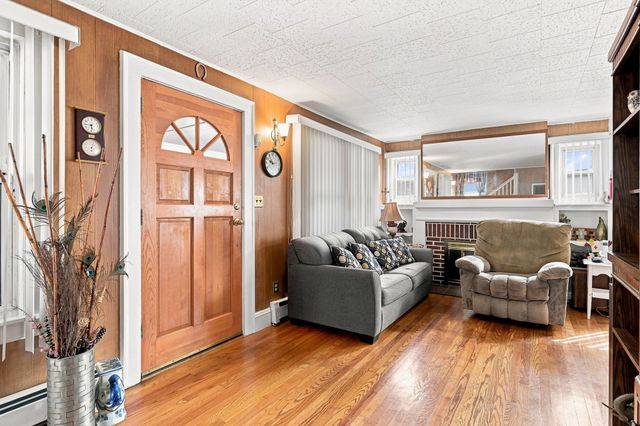 764 Allen St, Springfield, MA 01118