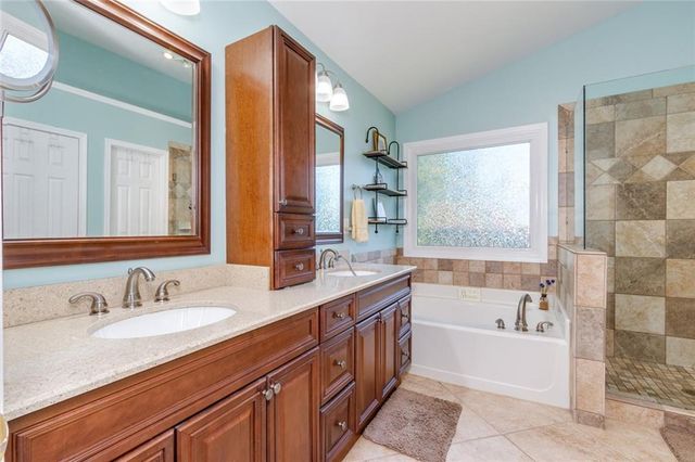 320 Hillside Manor Drive, Sugar Hill, GA 30518