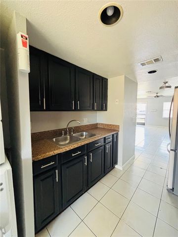 28 LAS PALMAS WAY, Kissimmee, FL 34743