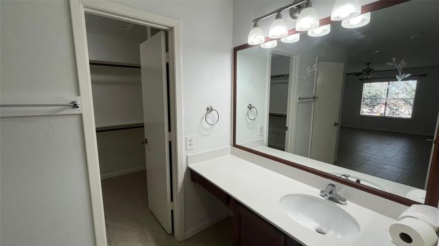 10555 Turtlewood Court 201, Houston, TX 77072