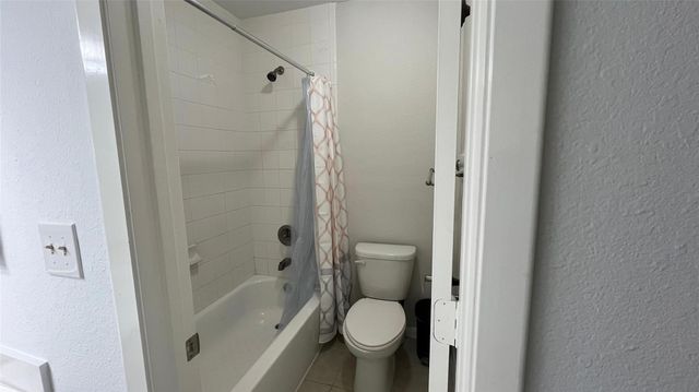 10555 Turtlewood Court 201, Houston, TX 77072