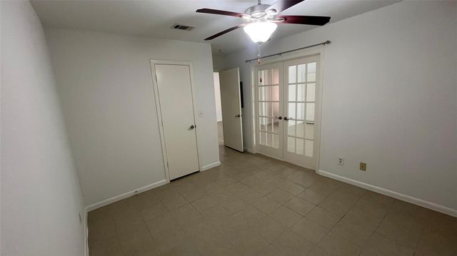 10555 Turtlewood Court 201, Houston, TX 77072