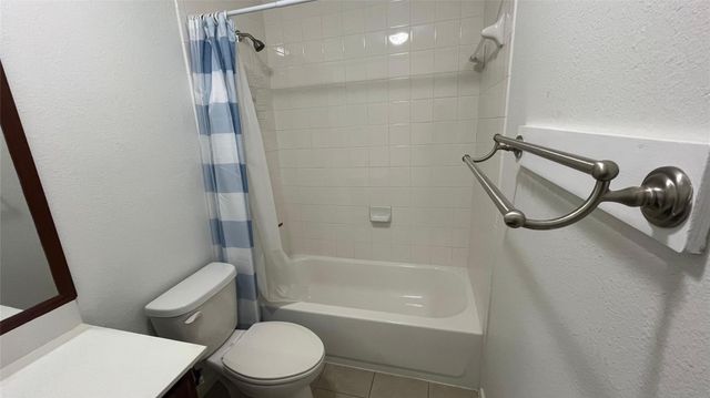 10555 Turtlewood Court 201, Houston, TX 77072