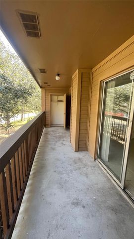 10555 Turtlewood Court 201, Houston, TX 77072