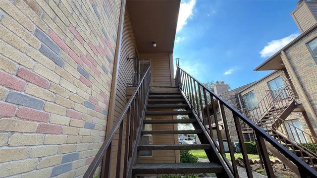 10555 Turtlewood Court 201, Houston, TX 77072