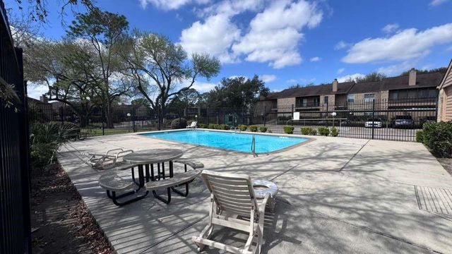 10555 Turtlewood Court 201, Houston, TX 77072