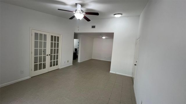 10555 Turtlewood Court 201, Houston, TX 77072