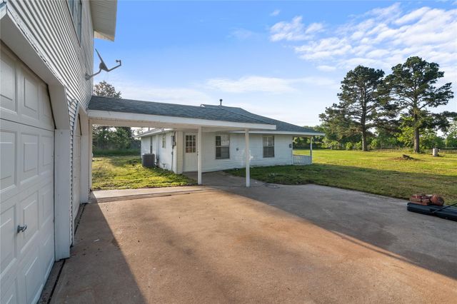 36622 Tompkins Road, Hempstead, TX 77445