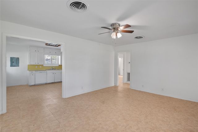 36622 Tompkins Road, Hempstead, TX 77445