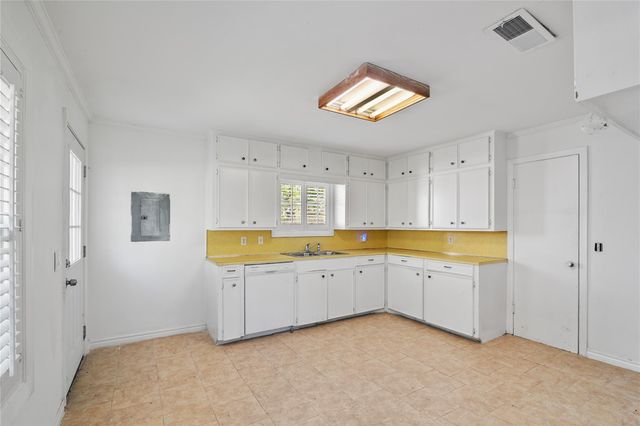 36622 Tompkins Road, Hempstead, TX 77445