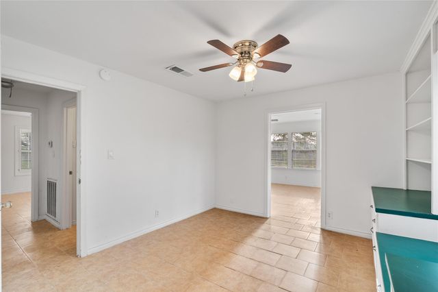 36622 Tompkins Road, Hempstead, TX 77445