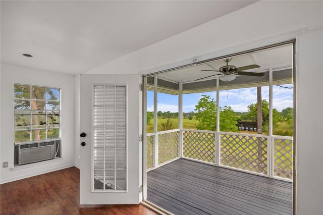 36622 Tompkins Road, Hempstead, TX 77445