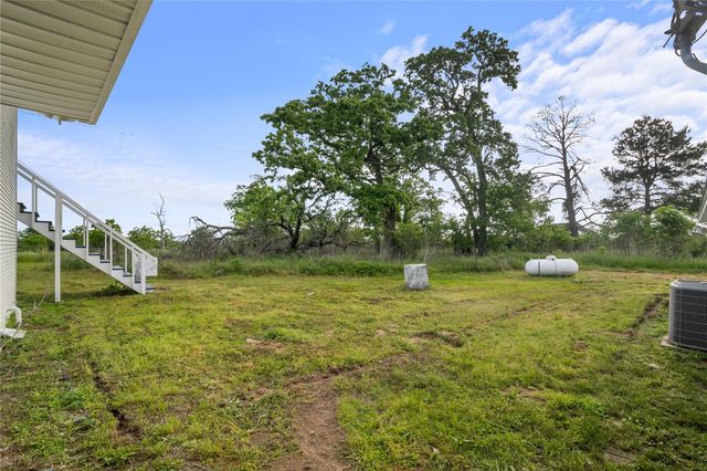 36622 Tompkins Road, Hempstead, TX 77445