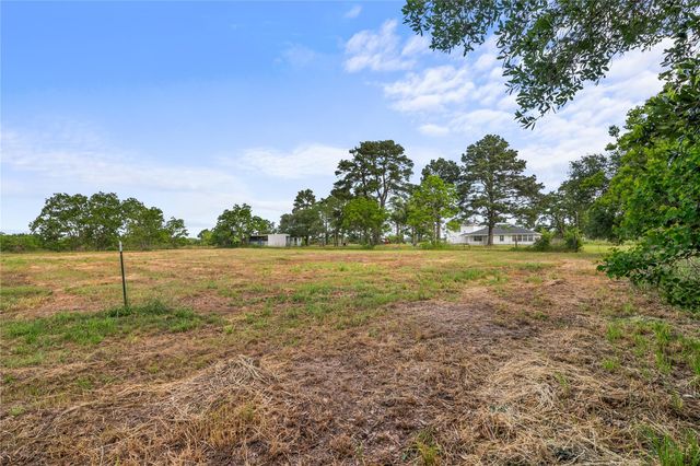36622 Tompkins Road, Hempstead, TX 77445