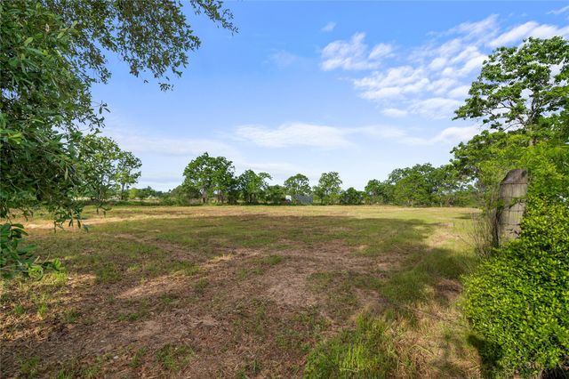 36622 Tompkins Road, Hempstead, TX 77445