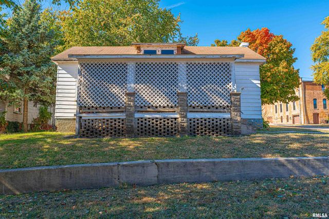 202 S VINE Street, Mt Pulaski, IL 62548