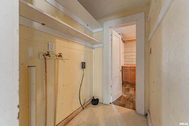 202 S VINE Street, Mt Pulaski, IL 62548