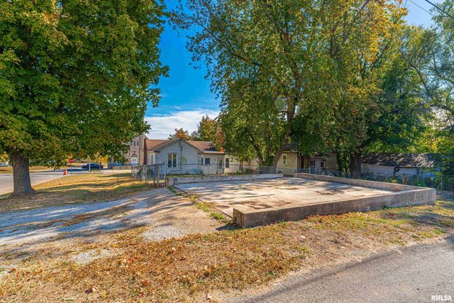 202 S VINE Street, Mt Pulaski, IL 62548