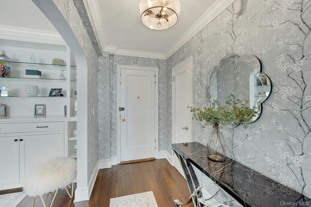 280 Bronxville Road 3W, Bronxville, NY 10708