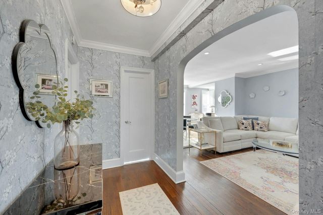 280 Bronxville Road 3W, Bronxville, NY 10708