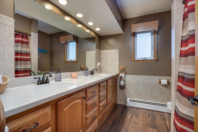 2414 W Avalon Road, Janesville, WI 53546