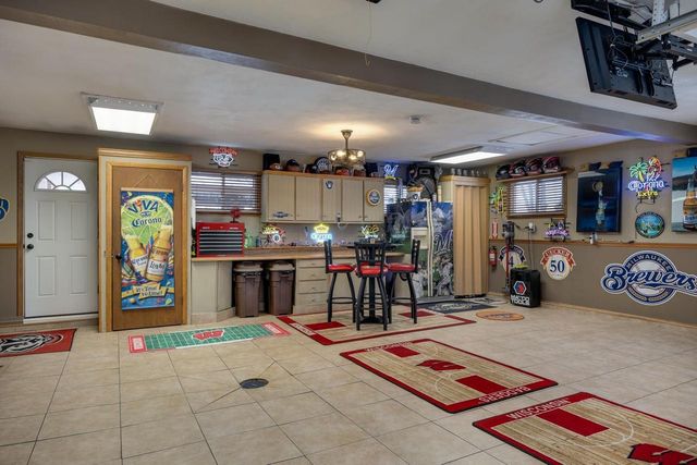 2414 W Avalon Road, Janesville, WI 53546