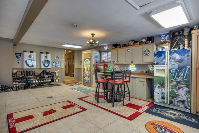 2414 W Avalon Road, Janesville, WI 53546