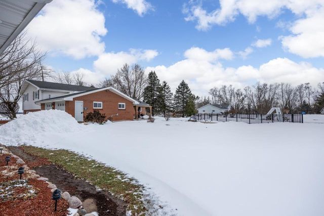 2414 W Avalon Road, Janesville, WI 53546