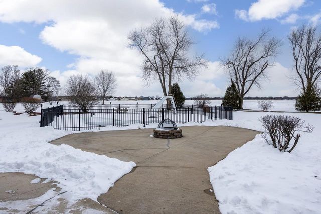 2414 W Avalon Road, Janesville, WI 53546