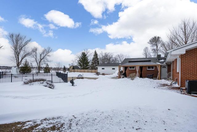 2414 W Avalon Road, Janesville, WI 53546