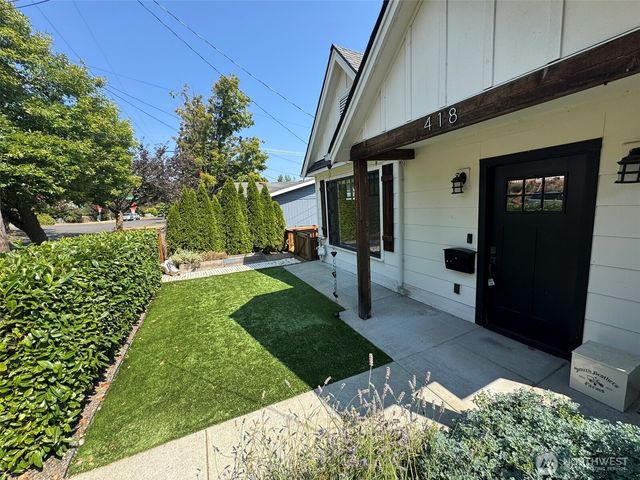 418 20th Avenue, Seattle, WA 98122