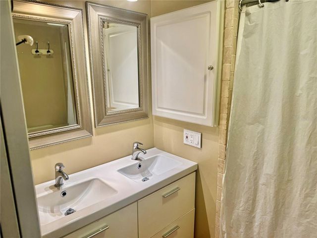 7901 N 40TH AVENUE N 21, St Petersburg, FL 33709