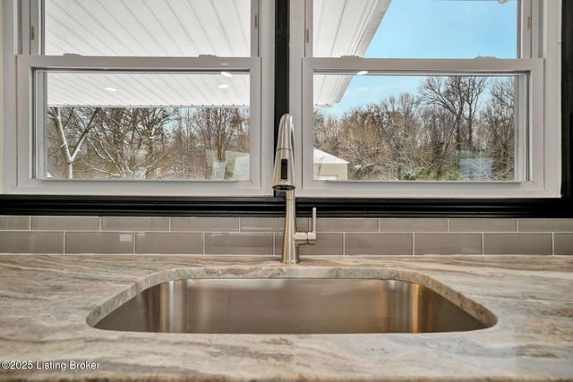 2753 Coral Ridge Rd, Brooks, KY 40109