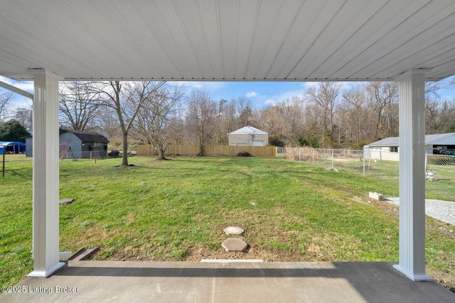 2753 Coral Ridge Rd, Brooks, KY 40109
