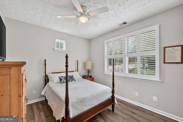 111 W Oaks Court, Woodstock, GA 30188