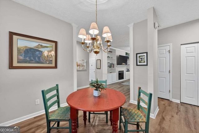 111 W Oaks Court, Woodstock, GA 30188