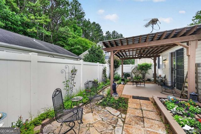 111 W Oaks Court, Woodstock, GA 30188