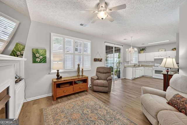 111 W Oaks Court, Woodstock, GA 30188
