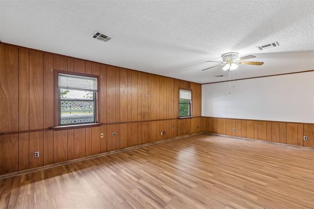2717 SW 64th Street, Oklahoma City, OK 73159