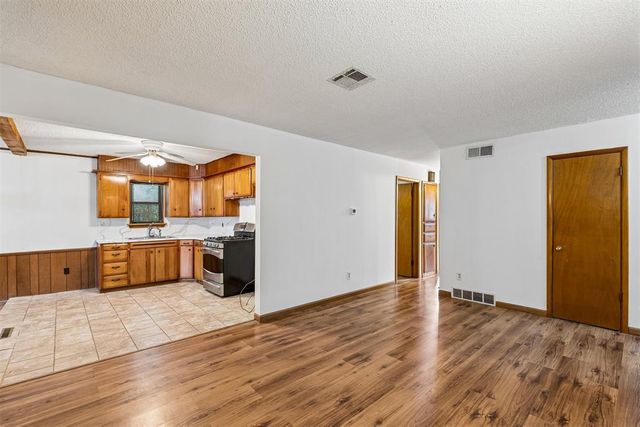 2717 SW 64th Street, Oklahoma City, OK 73159